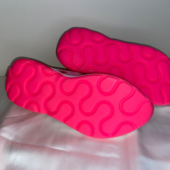 BRAND NEW Stella McCartney Pink/Red Sneakers Size 39 - Picture 3 of 4